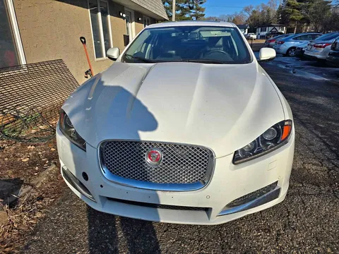 2015 Jaguar XF Sedan