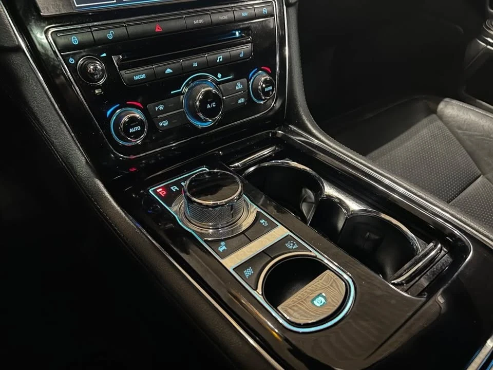 2015 Jaguar X351 XJ - Image 17 of 18