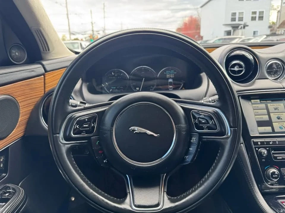 2015 Jaguar X351 XJ - Image 10 of 20