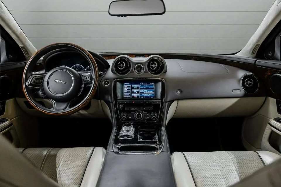 2015 Jaguar X351 XJ - Image 6 of 7
