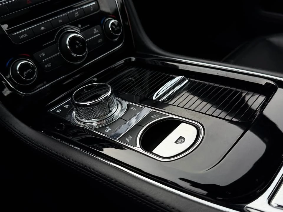 2015 Jaguar X351 XJ - Image 12 of 14
