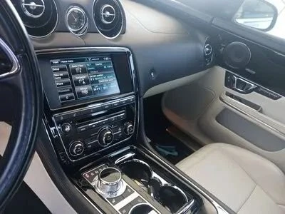 2015 Jaguar X351 XJ - Image 2 of 7