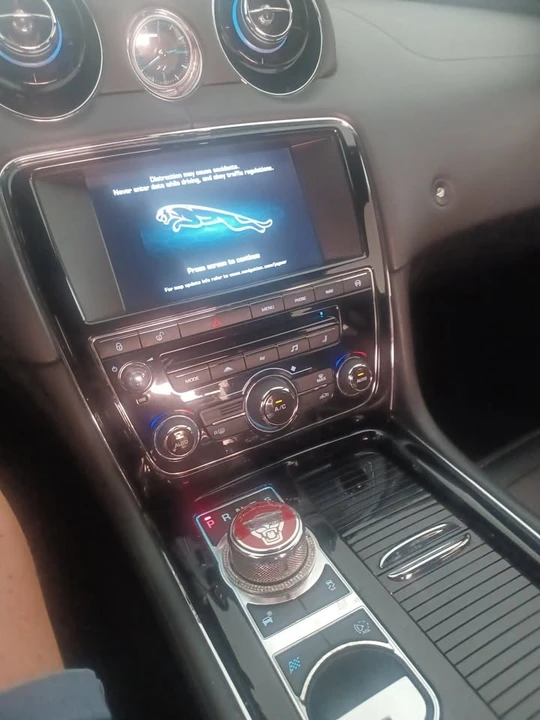 2015 Jaguar X351 XJ - Image 10 of 15
