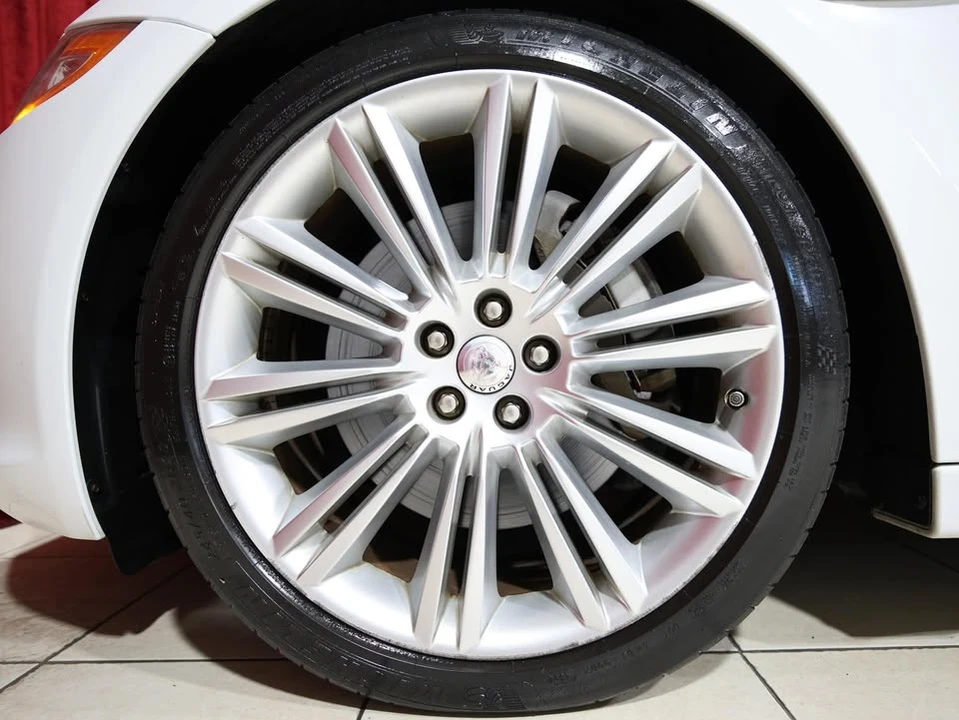 2015 Jaguar X351 XJ - Image 5 of 18