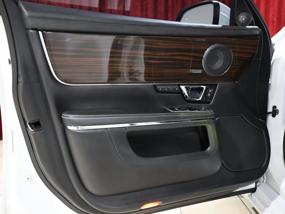 2015 Jaguar X351 XJ - Image 9 of 18