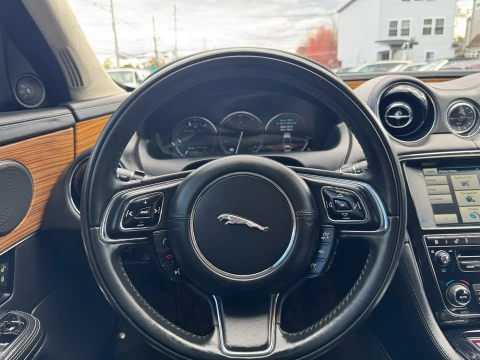2015 Jaguar X351 XJ - Image 10 of 17