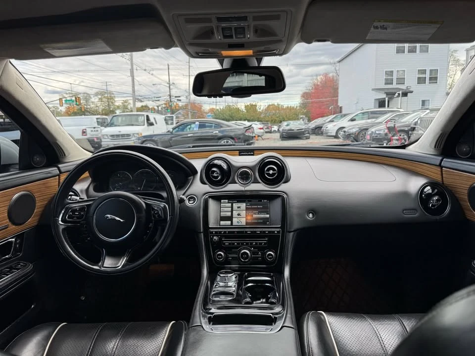 2015 Jaguar X351 XJ - Image 9 of 17