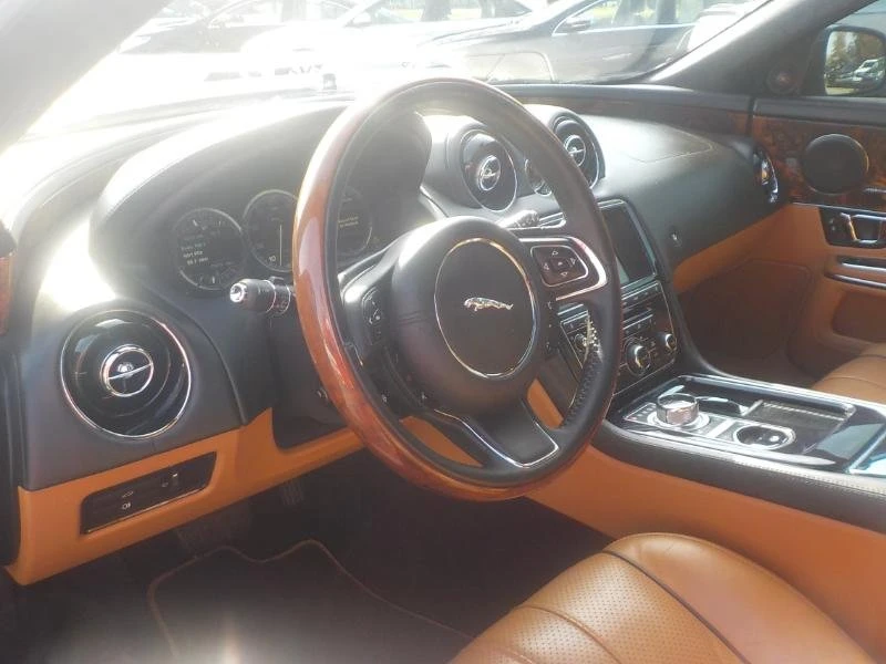 2015 Jaguar X351 XJ - Image 10 of 15