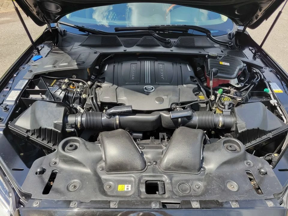 2015 Jaguar X351 XJ - Image 9 of 15