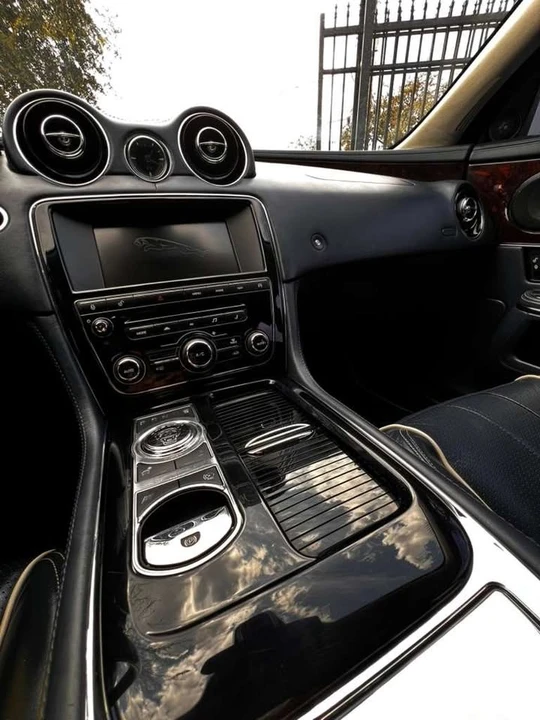 2015 Jaguar X351 XJ - Image 8 of 20