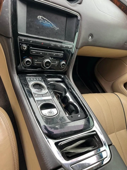 2015 Jaguar X351 XJ - Image 5 of 6