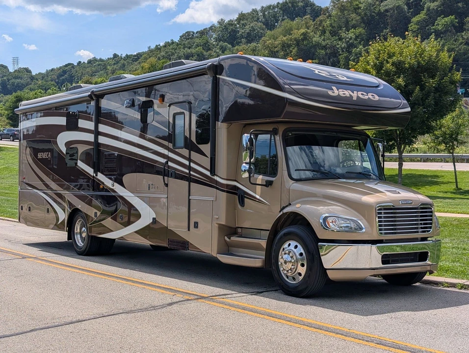 2015 Jayco - Image 7 of 31