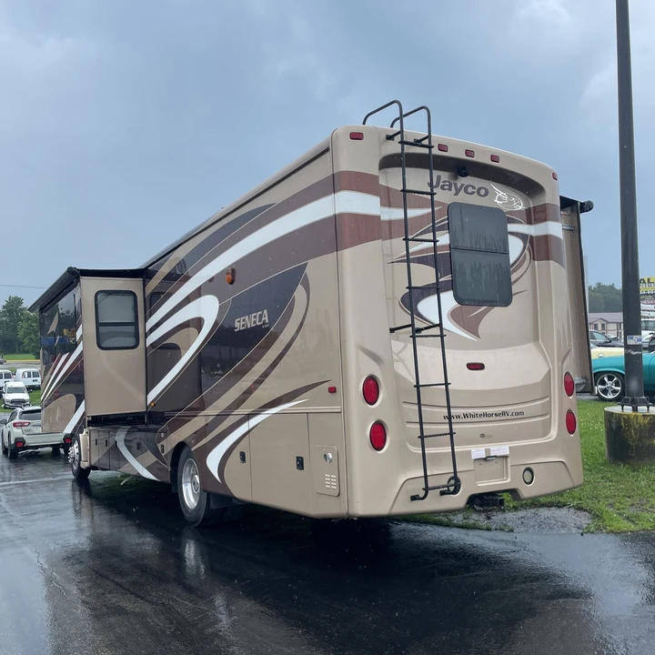 2015 Jayco - Image 15 of 31