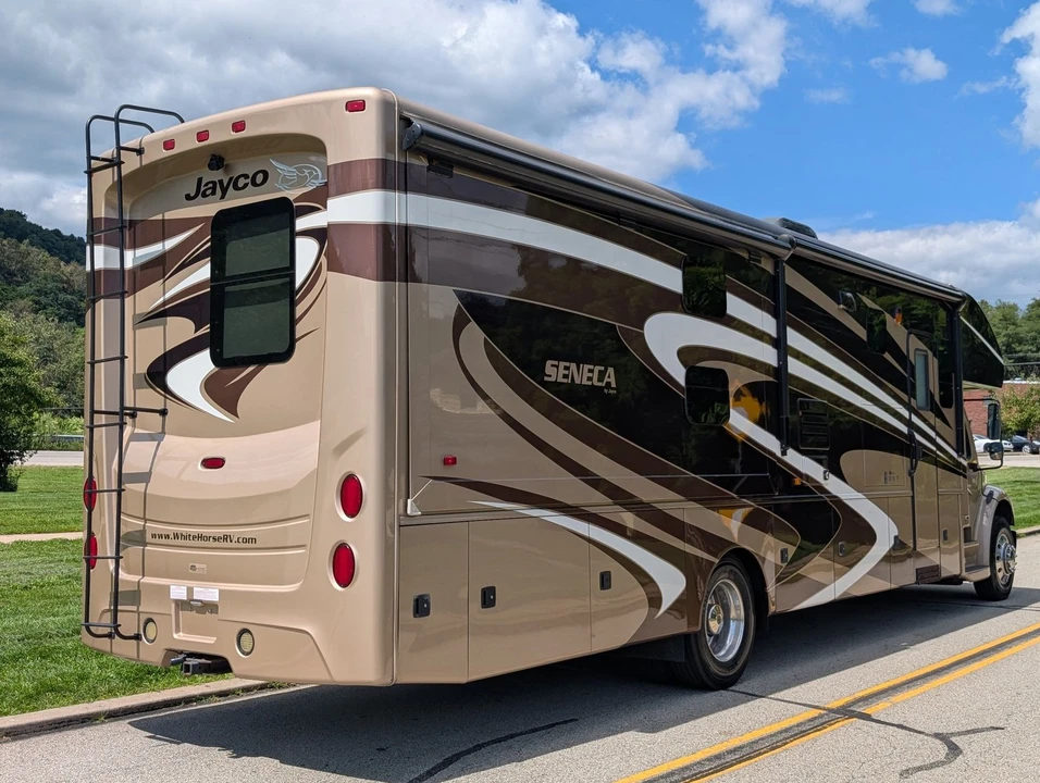 2015 Jayco - Image 22 of 31