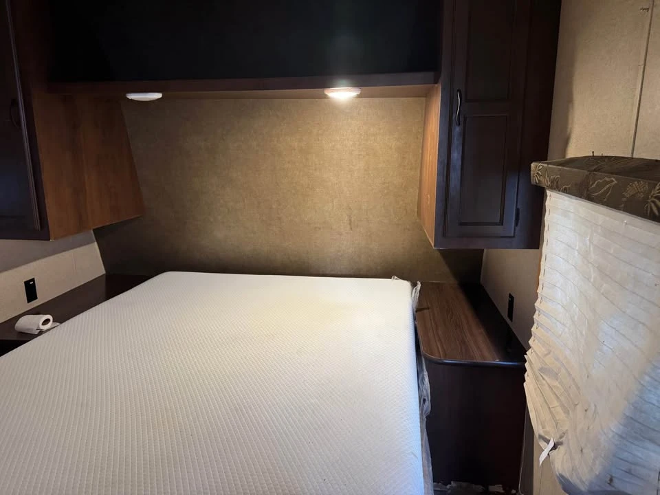 2015 Jayco - Image 11 of 20