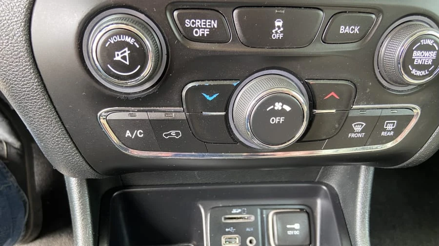 2015 Jeep KL Cherokee - Image 9 of 15