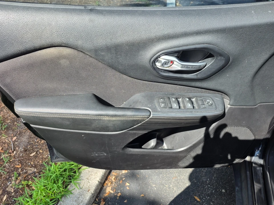 2015 Jeep KL Cherokee - Image 13 of 21