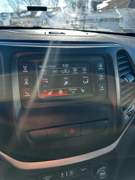 2015 Jeep KL Cherokee - Image 15 of 20