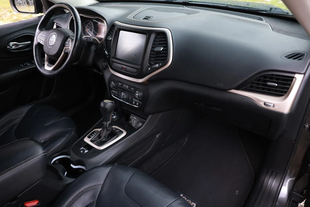 2015 Jeep KL Cherokee - Image 16 of 31