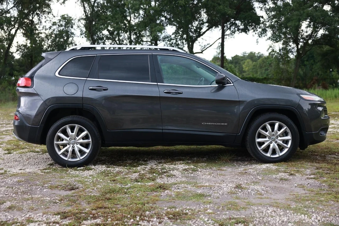 2015 Jeep KL Cherokee - Image 13 of 31