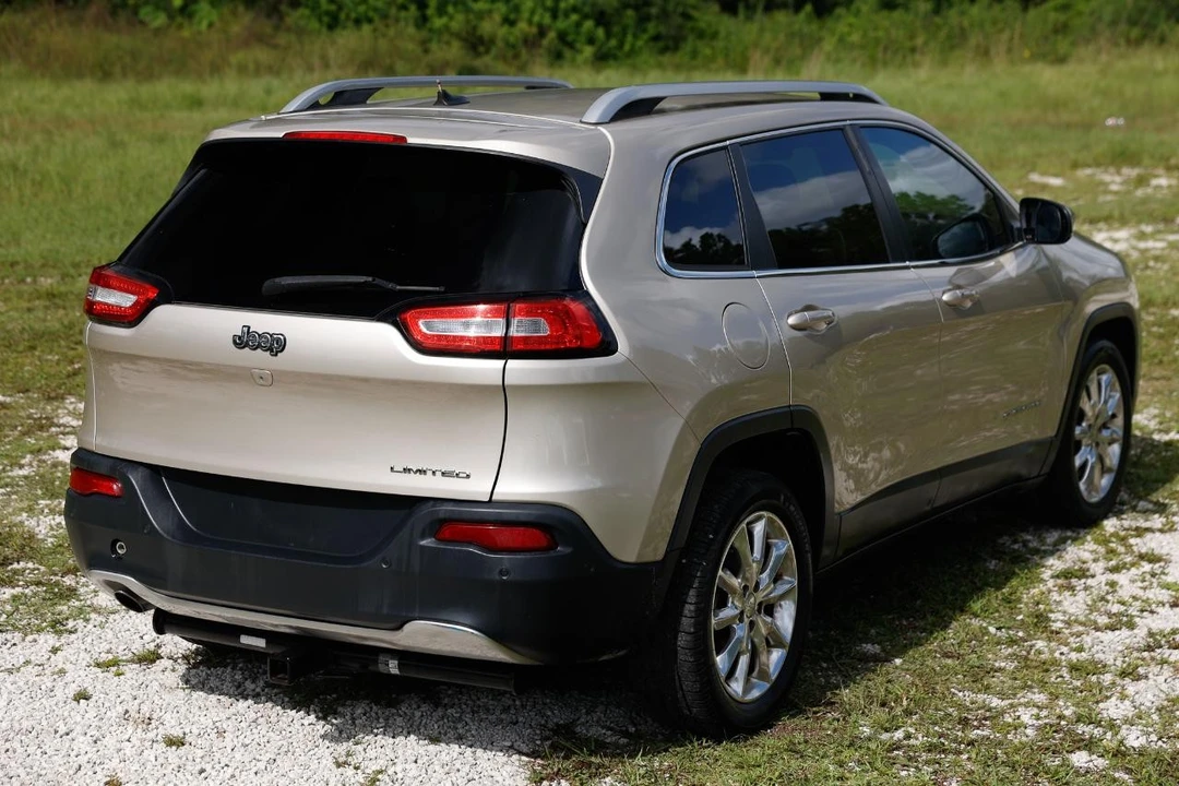 2015 Jeep KL Cherokee - Image 11 of 31