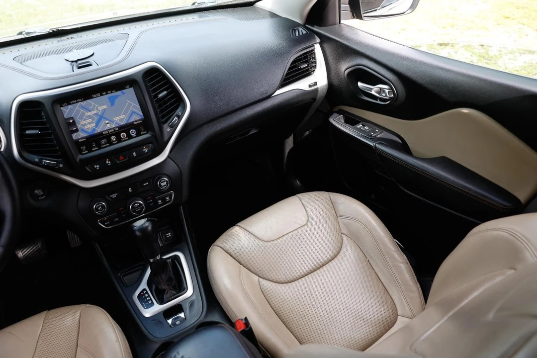 2015 Jeep KL Cherokee - Image 19 of 31