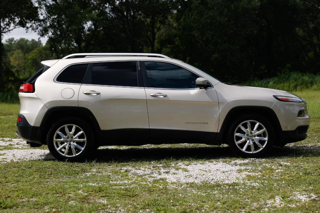 2015 Jeep KL Cherokee - Image 13 of 31