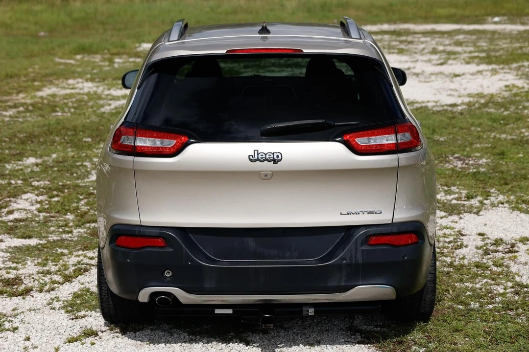 2015 Jeep KL Cherokee - Image 9 of 31