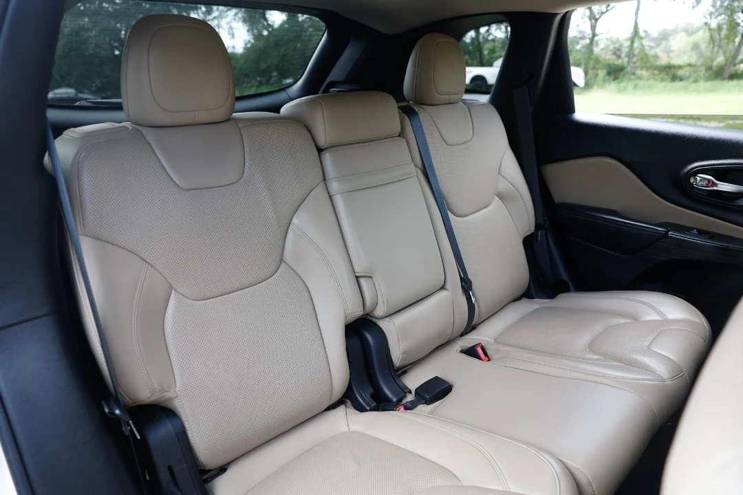 2015 Jeep KL Cherokee - Image 14 of 31