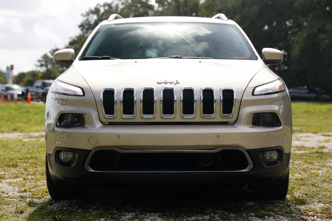 2015 Jeep KL Cherokee - Image 16 of 31