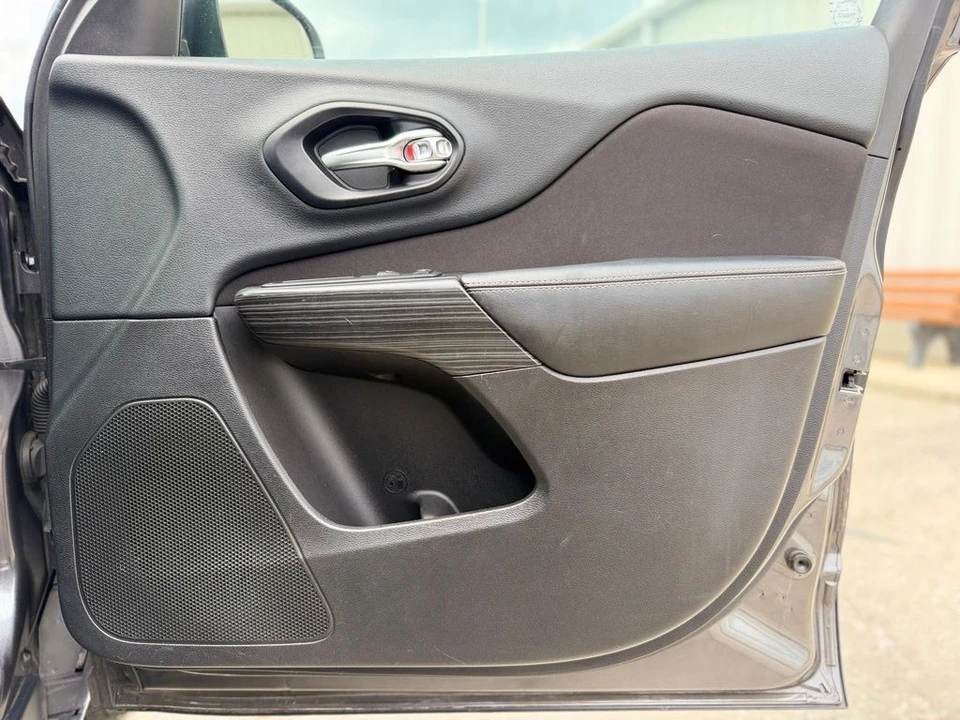 2015 Jeep KL Cherokee - Image 13 of 28