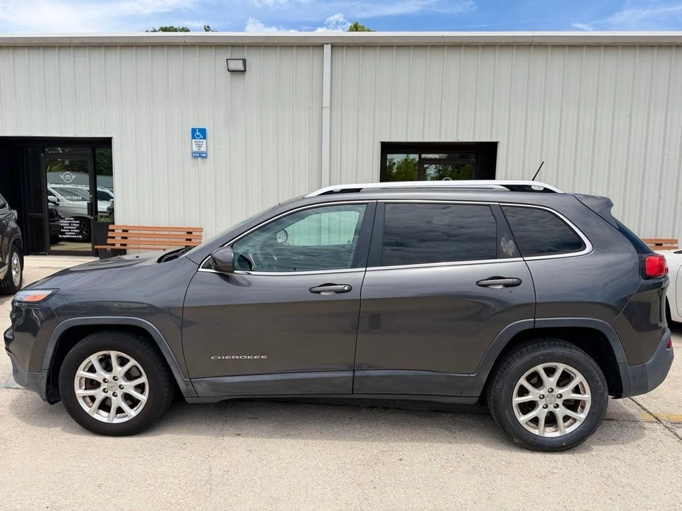 2015 Jeep KL Cherokee - Image 2 of 28