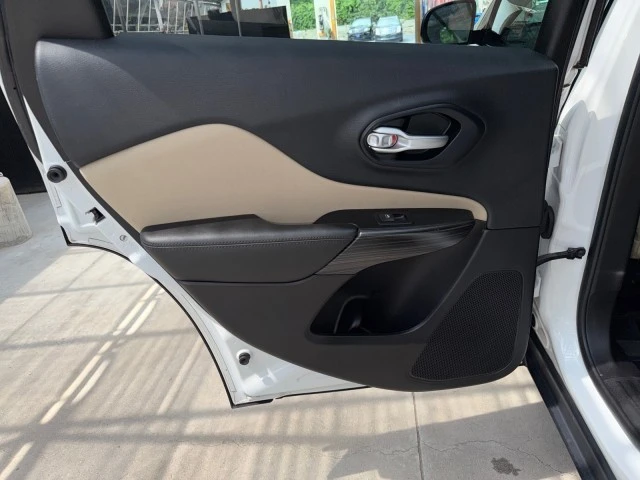 2015 Jeep KL Cherokee - Image 23 of 31