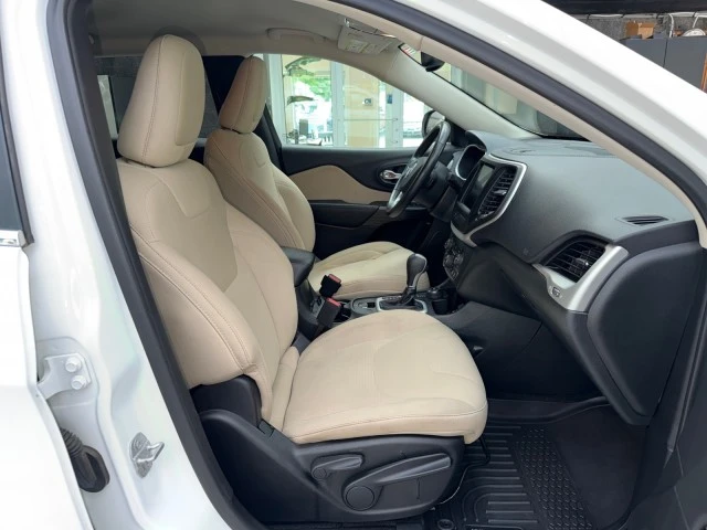 2015 Jeep KL Cherokee - Image 28 of 31