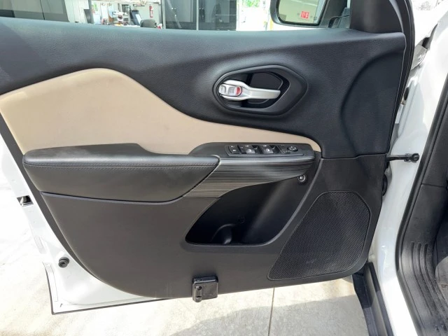 2015 Jeep KL Cherokee - Image 19 of 31