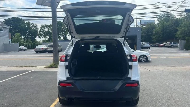 2015 Jeep KL Cherokee - Image 9 of 12