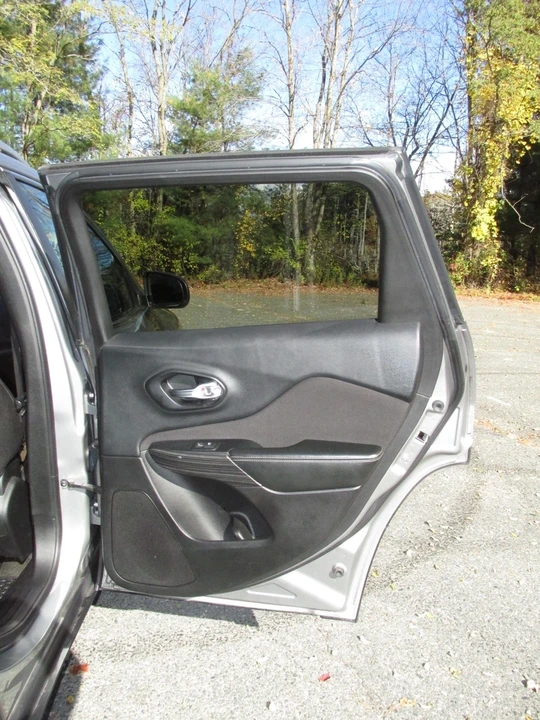 2015 Jeep KL Cherokee - Image 12 of 21
