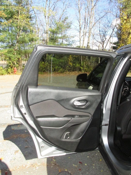 2015 Jeep KL Cherokee - Image 10 of 21
