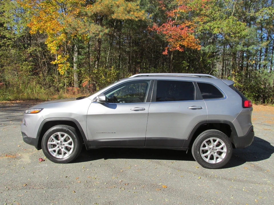 2015 Jeep KL Cherokee - Image 2 of 21