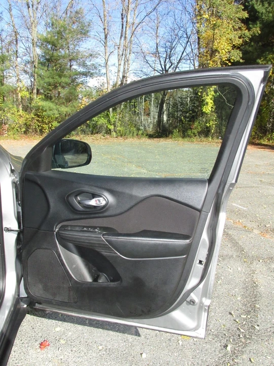 2015 Jeep KL Cherokee - Image 13 of 21