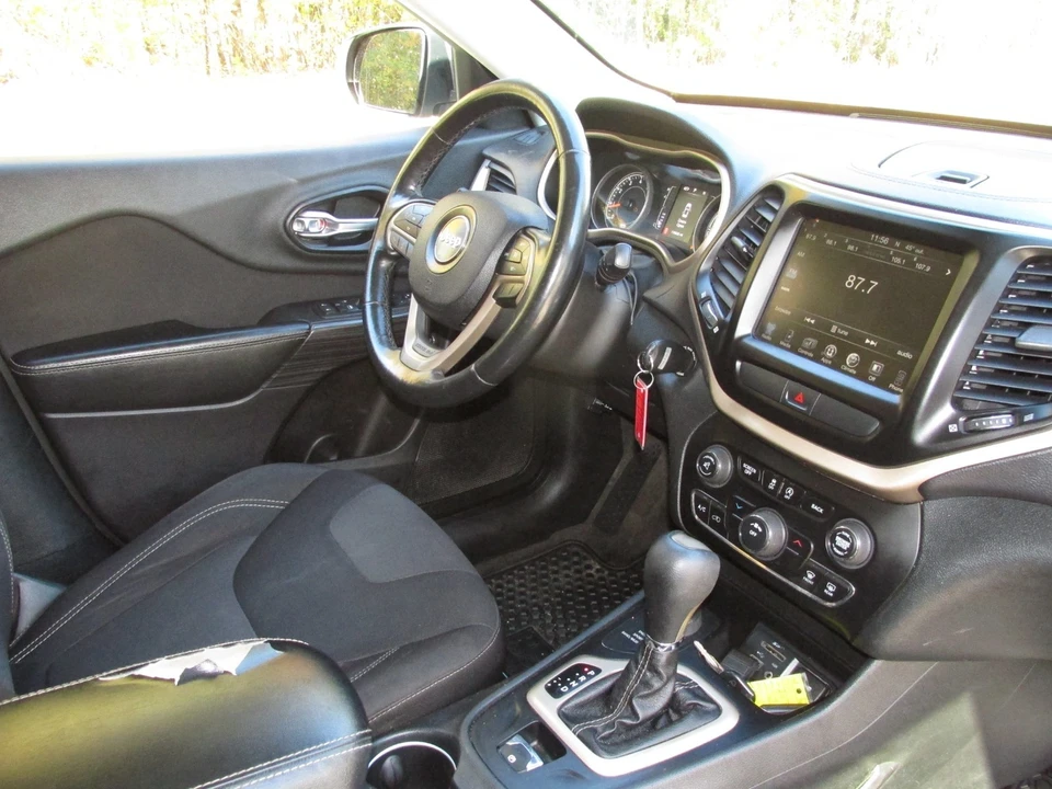 2015 Jeep KL Cherokee - Image 19 of 21