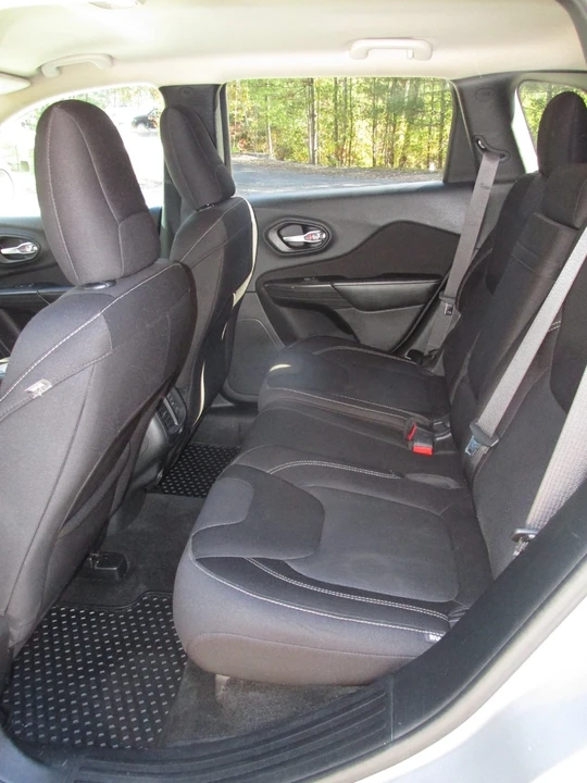 2015 Jeep KL Cherokee - Image 16 of 21