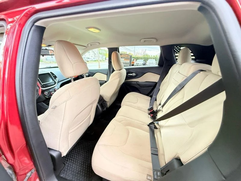 2015 Jeep KL Cherokee - Image 10 of 12