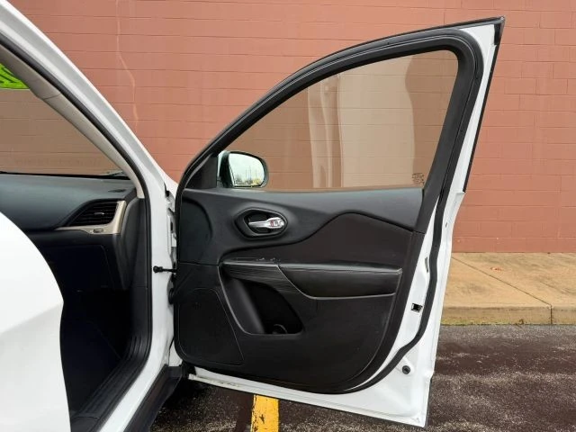 2015 Jeep KL Cherokee - Image 15 of 21