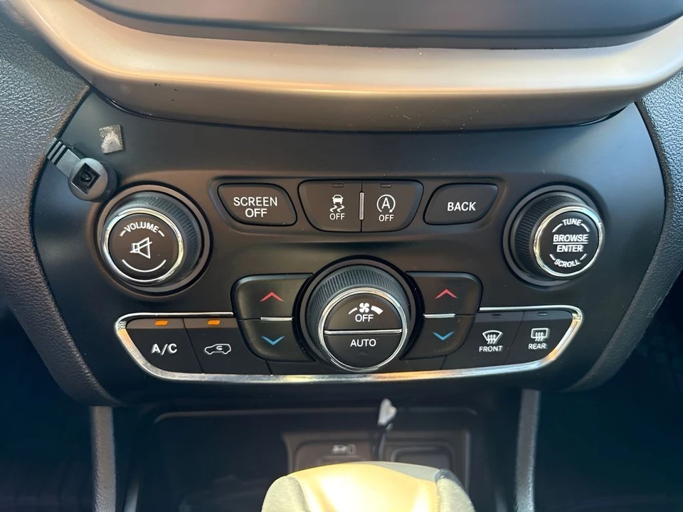 2015 Jeep KL Cherokee - Image 14 of 27