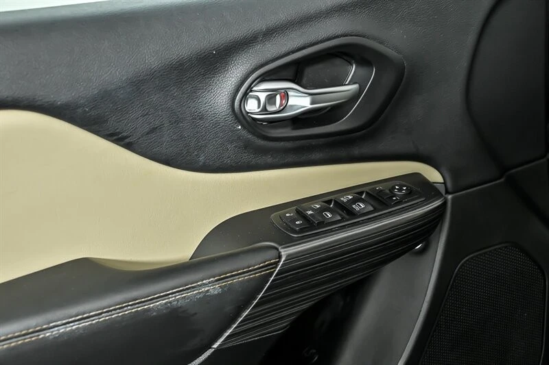 2015 Jeep KL Cherokee - Image 13 of 30