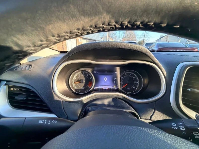 2015 Jeep KL Cherokee - Image 9 of 12