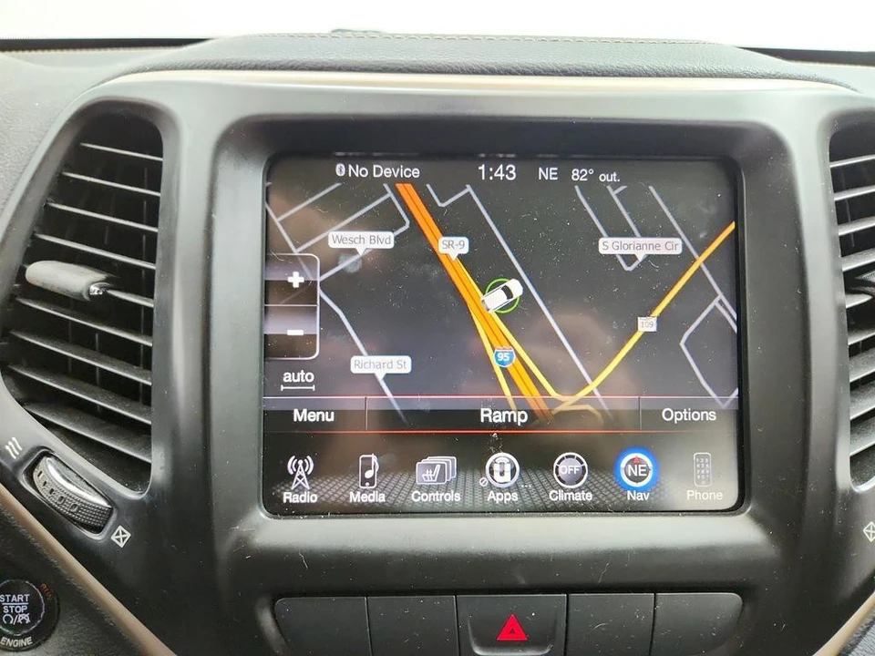 2015 Jeep KL Cherokee - Image 18 of 31