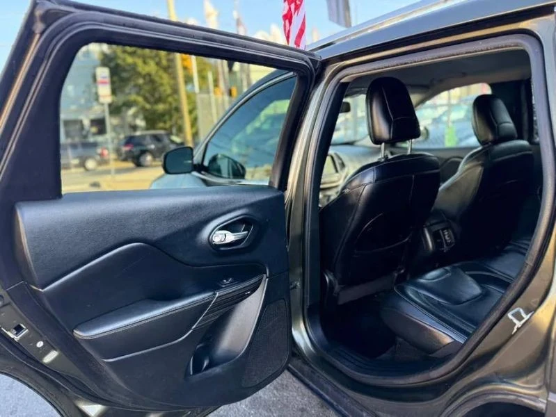 2015 Jeep KL Cherokee - Image 8 of 12
