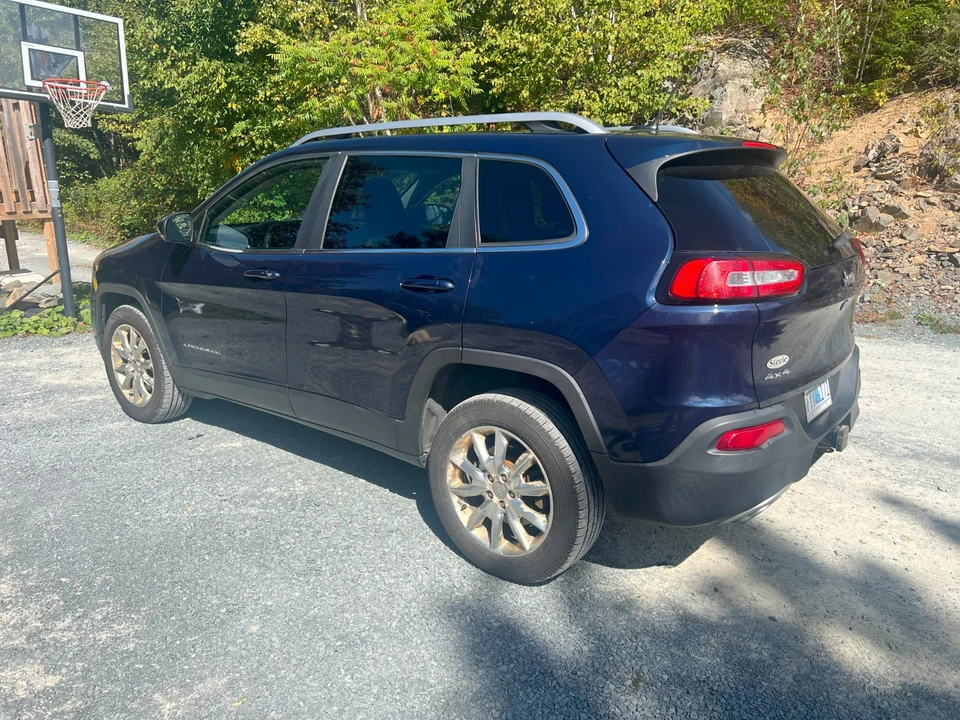 2015 Jeep KL Cherokee - Image 2 of 8